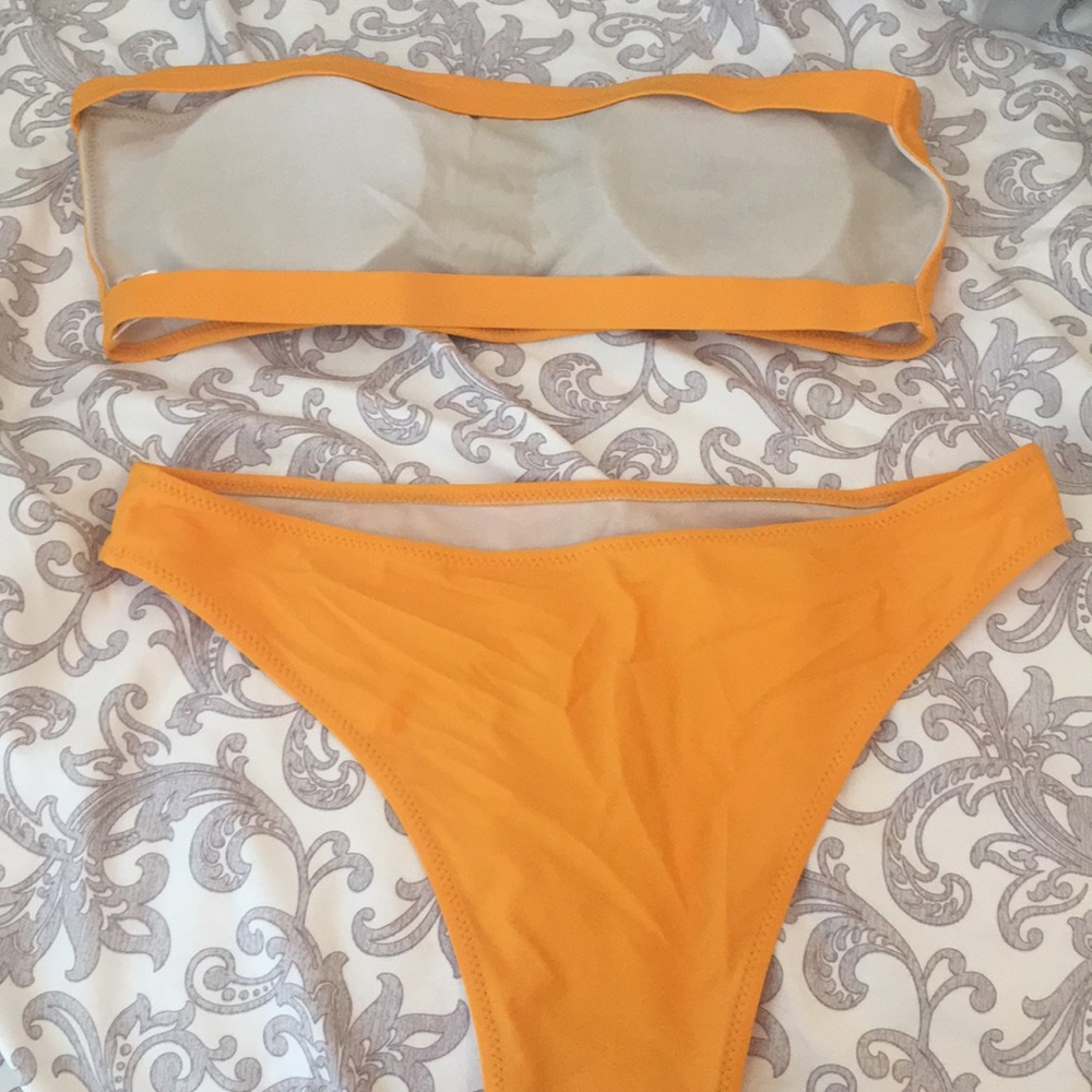 bikini - Picture 2 of 2